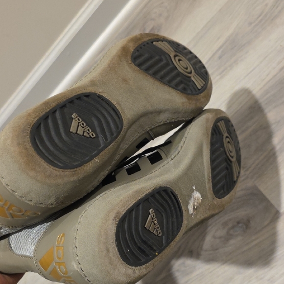 🟢⚫ Adidas Men’s Olive & Black Wrestling Shoes – Size 13 | Performance & Style - Picture 6 of 7